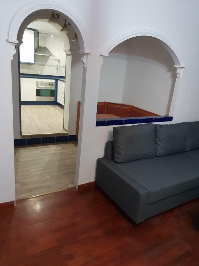 Atico En Triana Con Terraza 36m2 Y Jacuzzi * Séville